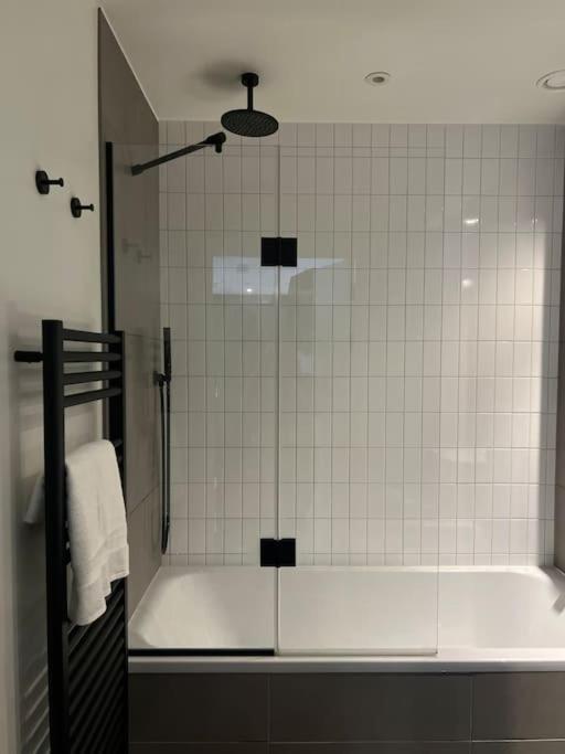 Apartament Luxurious High Spec 1 Bedroom *